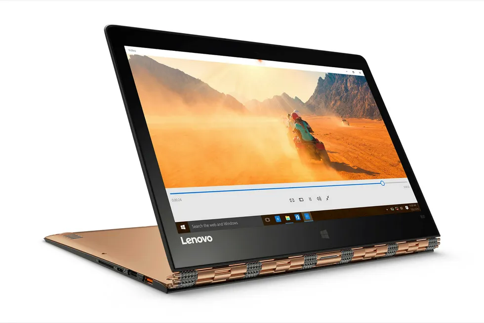 Man trenger ikke lenger velge mellom ytelse og portabilitet i en bærbar pc. Lenovo Yoga 900 er en av de mest fleksible på markedet. Foto: Lenovo