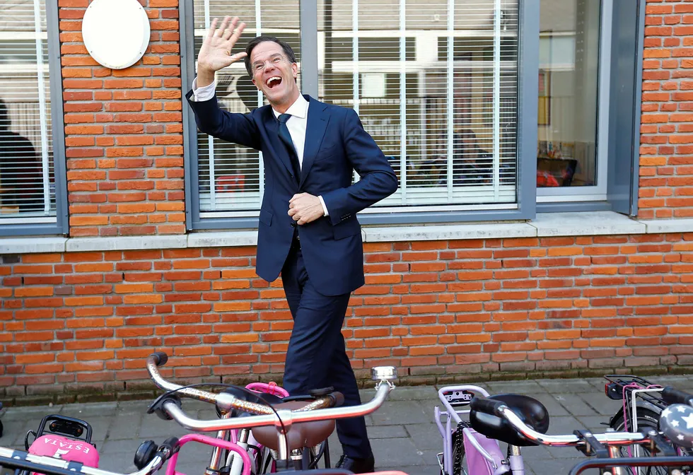 Det liberale partiet, ledet av Mark Rutte, ventes å få 26 av 150 seter i underhuset. Foto: Michael Kooren/Reuters/NTB Scanpix