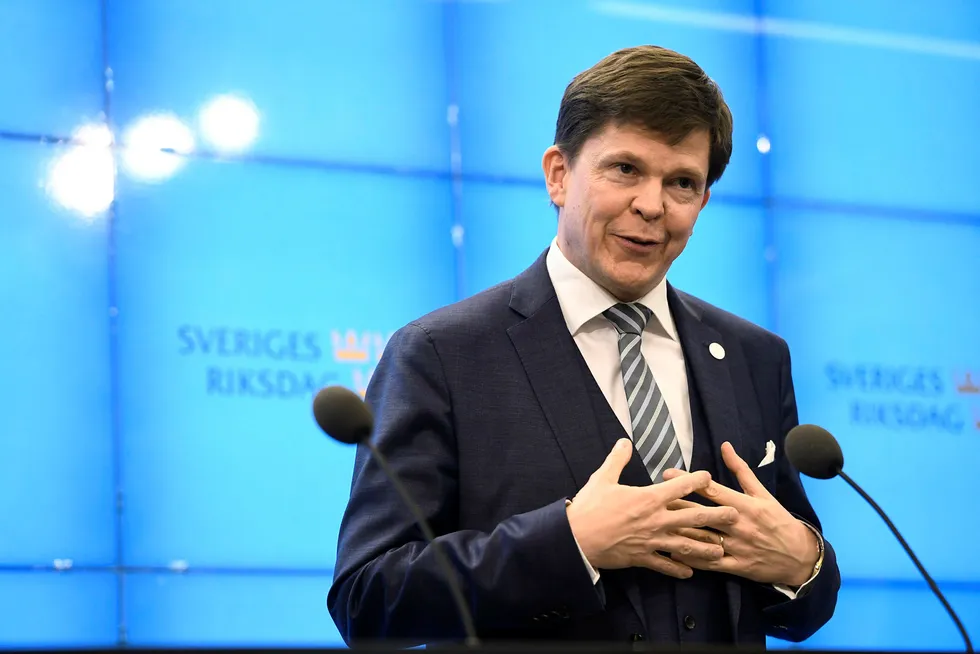 To statsministerkandidater har mislykkes i å danne regjering i Sverige. Nå tar talman Andreas Norlén styringen selv. .