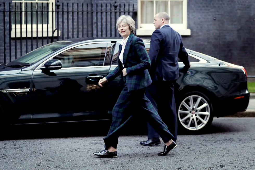 Theresa May ønsker en omfattende handelsavtale med EU som gir mest mulig markedstilgang. Her er hun tilbake i Downing Street etter talen. Foto: Matt Dunham/AP/NTB Scanpix