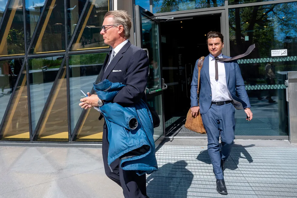 Ferds verdijusterte egenkapital falt med drøye fire milliarder kroner i fjor. Her er eier og styreleder Johan H. Andresen (til venstre) og konsernsjef Morten Borge avbildet i Stockholm i fjor.