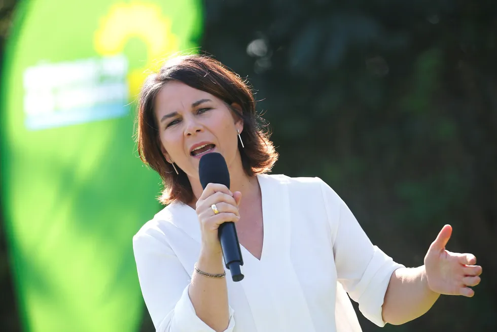 En av lederne av Buendnis 90/Die Gruenen – De grønne i Tyskland – Annalena Baerbock, her på valgkamparrangement i Halle. Hun kan bli tysk utenriksminister.