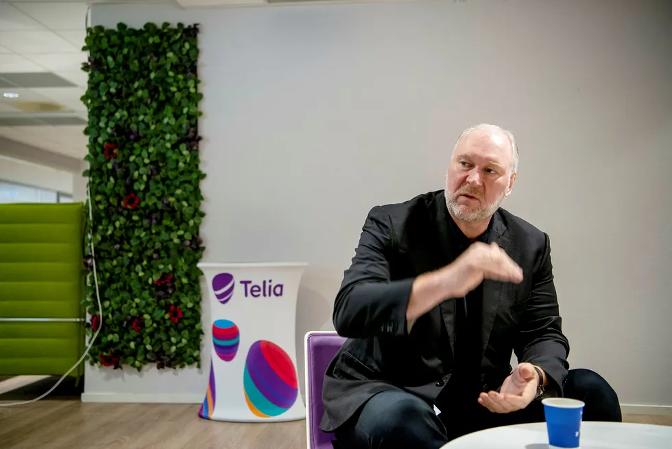 – Vi skal utvikle nye typer tjenester for å vinne tilbake terreng i privatmarkedet, sier Stein-Erik Vellan, administrerende direktør i Telia Norge.