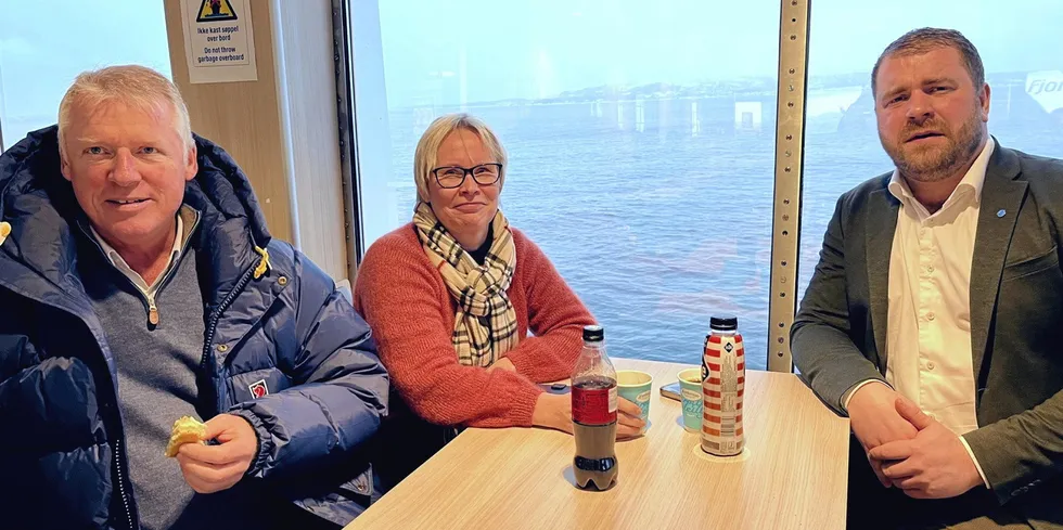 Administrerende direktør Audun Maråk, avdelingsleder Nina Rasmussen og styremedlem og sørlandsreder Carl Aamodt i Fiskebåt. På vei til kvotemeldingsmøte i Austevoll mandag.