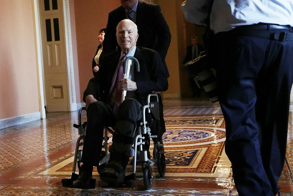 John McCain vil ikke være til stede under avstemmingen om ny skatterform i USA. Foto: Alex Wong/Getty/AFP/NTB Scanpix