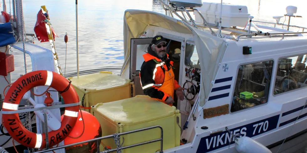 Rudolf Nilsen på «Noah Andre» startet sesongen i Stamsund. Men dårlig fiske på innersida gjorde at han og flere andre har flyttet til Røst.