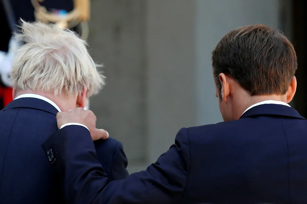 Frankrikes president Emmanuel Macron og Storbritannias statsminister Boris Johnson møttes torsdag på Elysee-palasset Paris.
