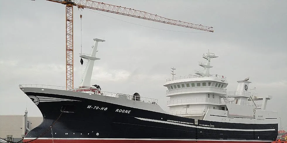 Nye Rogne ankommer verftet i Skagen. Foto: Karstensens Skibsværft