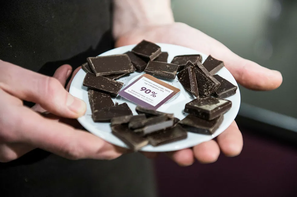 Flere studier viser at litt inntak av mørk sjokolade kan være godt for helsen. Jo mørkere sjokolade, jo bedre. Foto: Aleksander Andersen / NTB scanpix