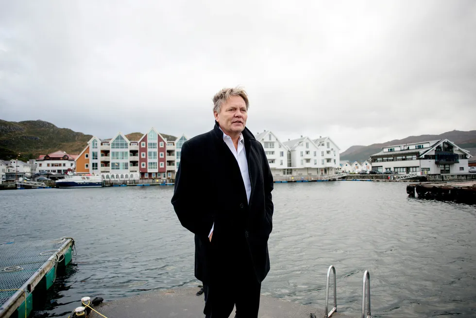 Stig Remøy kjøper seg inn i Solstad Offshore midt i krangelen mellom Kjell Inge Røkke og Christen Sveaas. Stig Remøy og broren Åge har blandede erfaringer med Røkke fra tidligere.