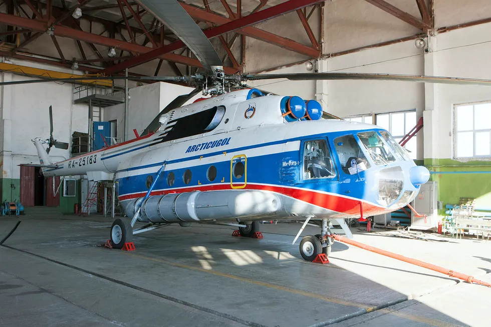 Russisk helikopter har gått ned i havet ved Barentsburg på Svalbard