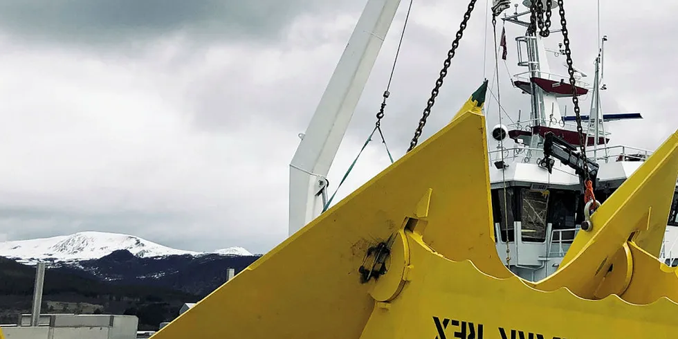 Fortøyningene skal forankres til havbunnen på cirka 140 meters dyp sørvest av Hadseløya.