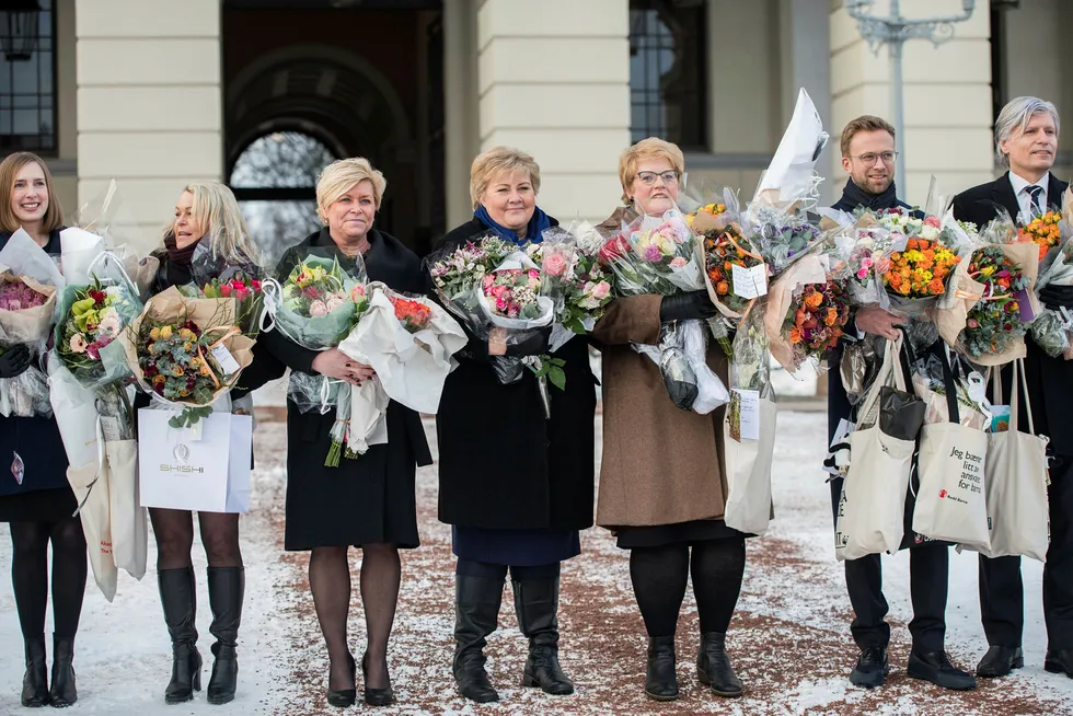 Statsminister Erna Solberg presenterte nye statsråder på Slottsplassen onsdag. Foto: Skjalg Bøhmer Vold