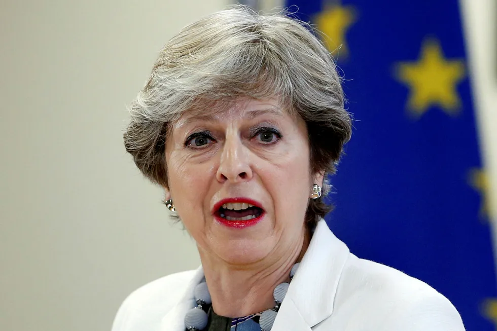 Den britiske statsministeren Theresa May ringte torsdag kveld Erna Solberg. De to snakket blant annet om brexit. Foto: Francois Lenoir/NTB Scanpix