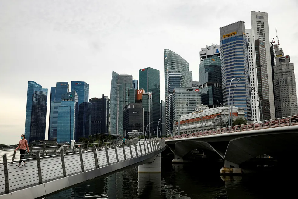 Singapore slo av «hovedbryteren» i begynnelsen av april. Den økonomiske aktiviteten kollapset i andre kvartal. Nå er en forsiktig gjenåpning underveis.