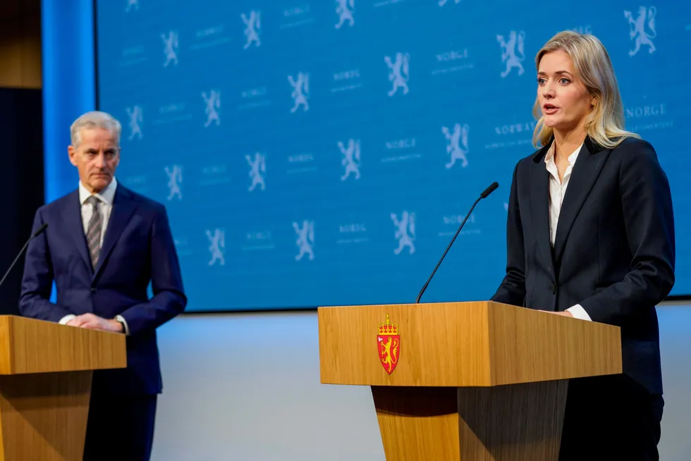 Både statsminister Jonas Gahr Støre og justis- og beredskapsminister Emilie Enger Mehl har ordlagt seg kontroversielt om koranbrenning.