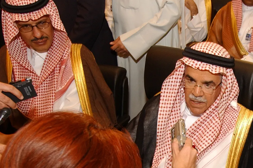 Saudi Arabias oljeminister Ali Naimi (høyre). Foto: Gustavo Ferrari, AP/NTB Scanpix