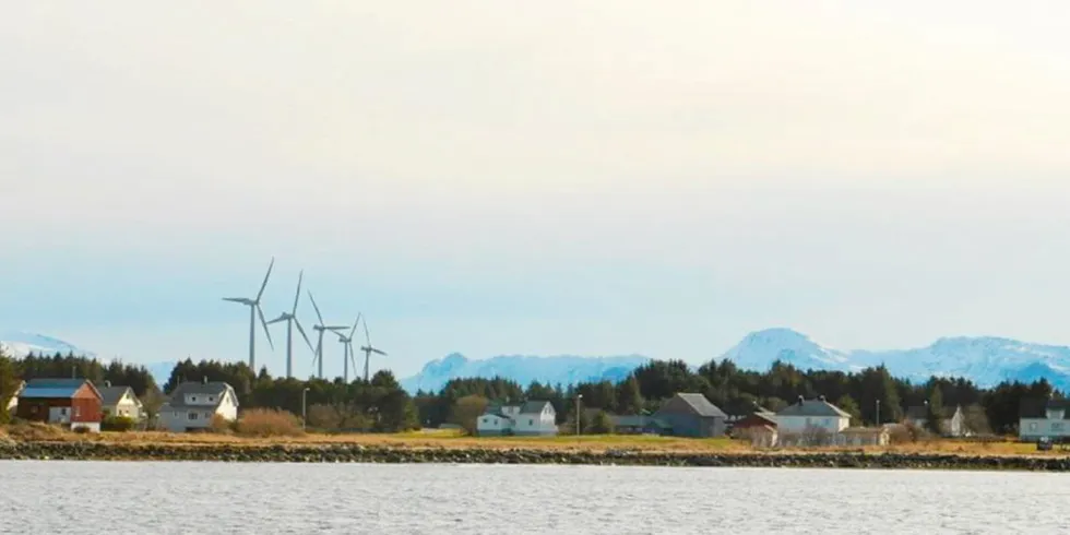 Nettselskapet på øya Sandøy utenfor Sunnmøre er nå fusjonert inn i Nordvest Nett. Dermed kan det være siste gang at nettkundene på øya får statlig støtte for å håndtere nettleien. Det siste støttebeløpet er i snitt på nesten 7000 kroner per husstand.