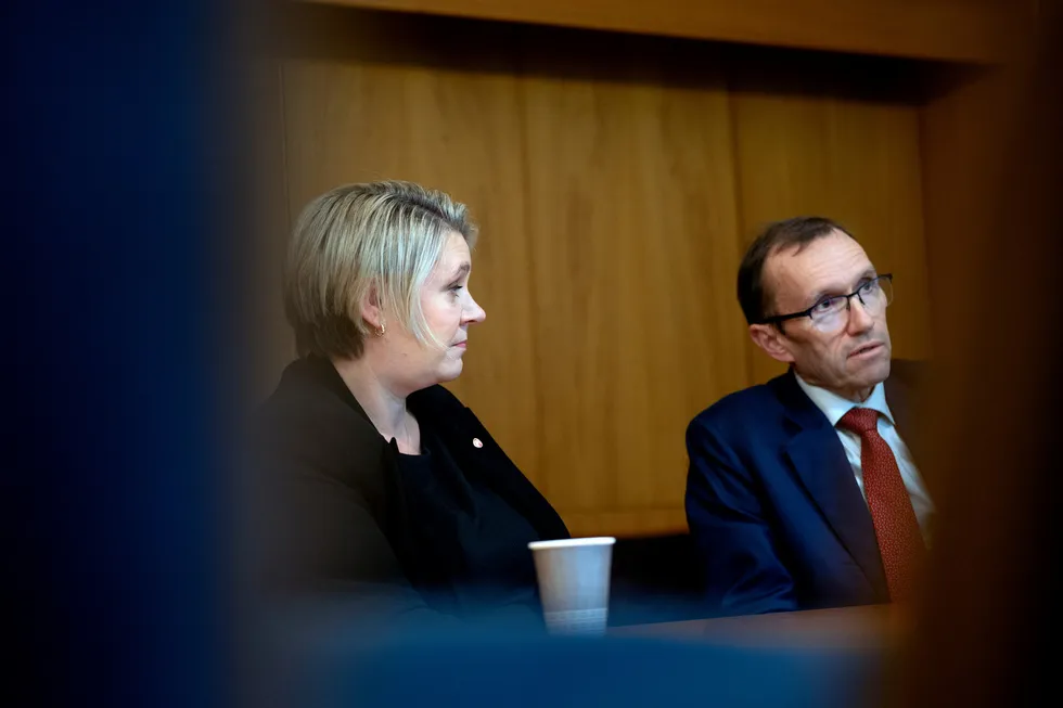 Olje- og energiminister Marte Mjøs Persen og klima- og miljøminister Espen Barth Eide er på mulig kollisjonskurs med Senterpartiet i kraftpolitikken.