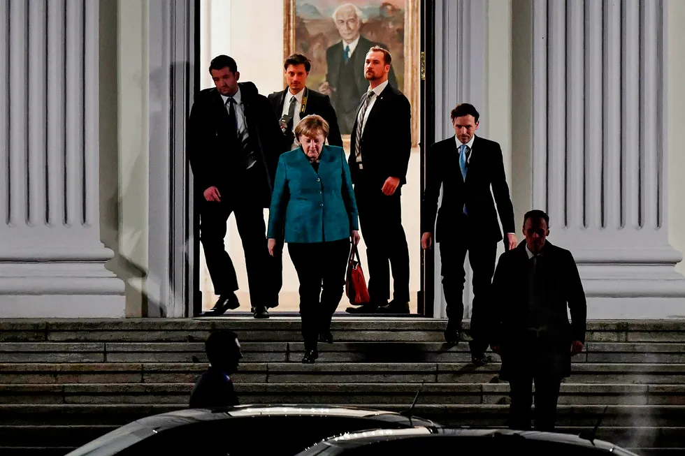 Forbundskansler Angela Merkel (bilde) møtte partilederne Horst Seehofer (CSU) og Martin Schulz (SPD) hos den tyske presidenten Frank-Walter Steinmeier torsdag. Foto: John Macdougall/AFP/NTB Scanpix