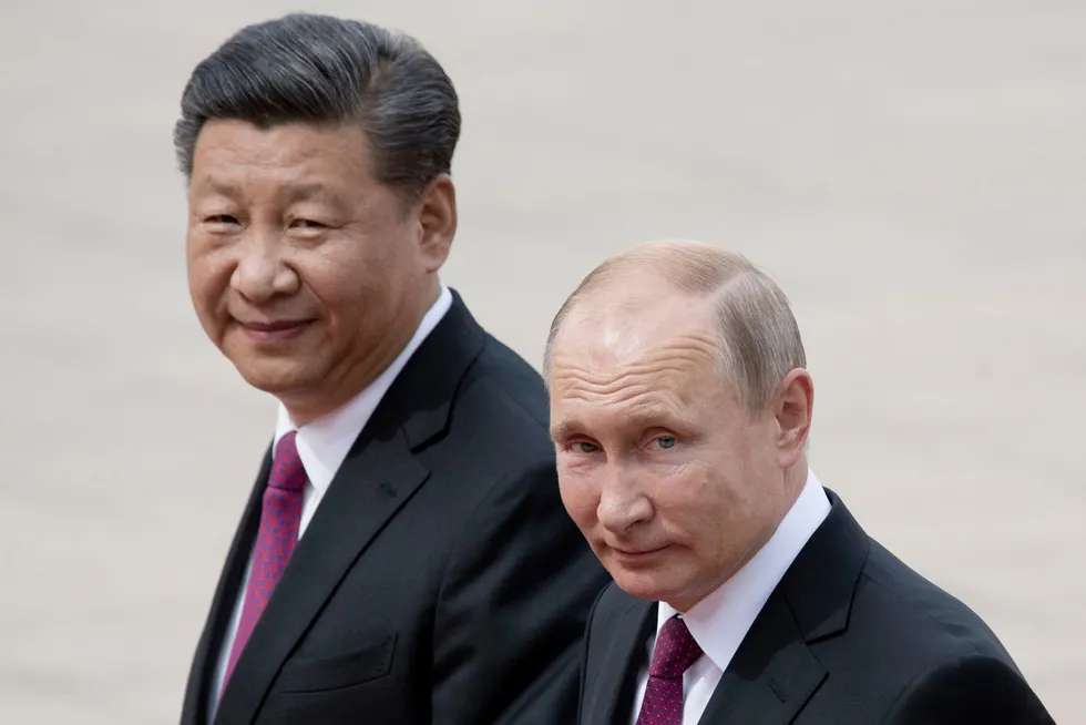 Den britiske avisen Financial Times skriver at Russland har spurt Kina om militært utstyr for å støtte invasjonen i Ukraina. Det har ifølge FTs kilder skapt bekymring i Det hvite hus. Bildet fra et møtet mellom Russlands president Vladimir Putin og Kinas president Xi Jinping i 2018.