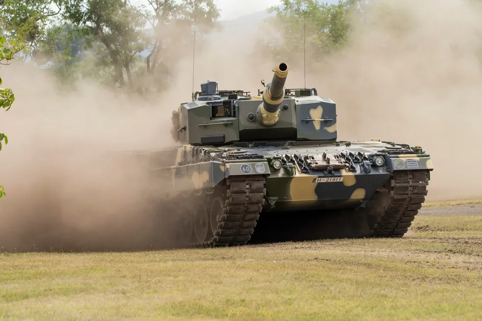 Ukraina trenger tyngre våpen for å stå imot Russland. Det mest effektive nå er å gi dem Leopard 2 stridsvogner.