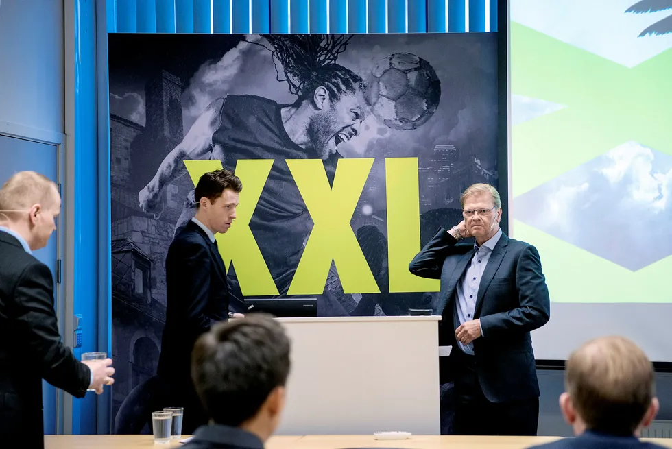 XXLs konsernsjef Fredrik Steenbuch og finansdirektør Krister Pedersen skuffet markedet med førstekvartalstall onsdag, Aksjen stupte fra børsåpning.