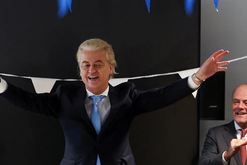 Seierherren. Geert Wilders møter partimedlemmer i det nederlandske parlamentet torsdag.