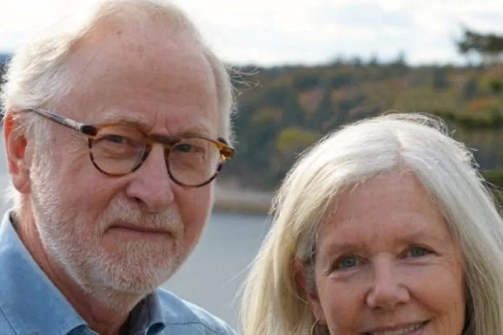 In Salmon Wars, investigative journalists Douglas Frantz and Catherine Collins aim to reveal the disturbing side of salmon farming.
