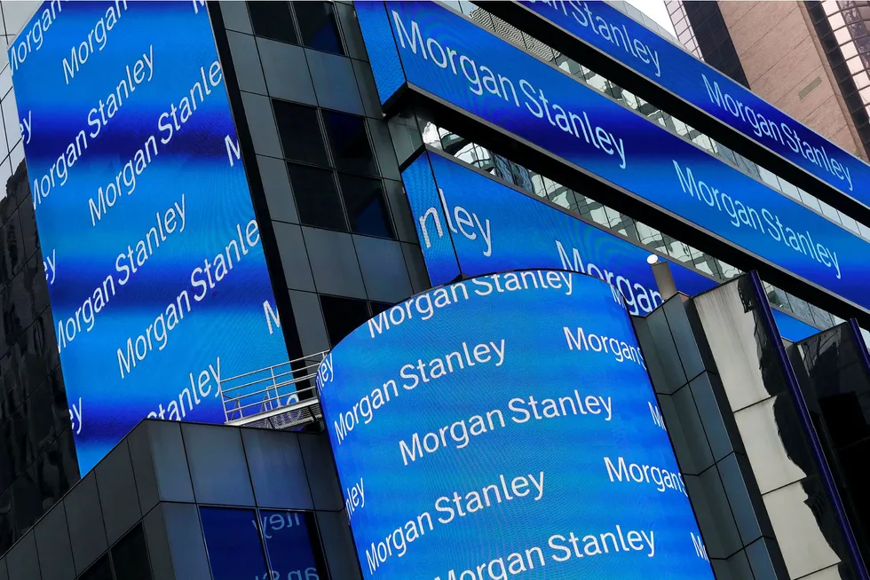 Morgan Stanley håper bedre lønn og raskere karriereutvikling vil sikre dem de beste folkene. Foto: Mark Lennihan