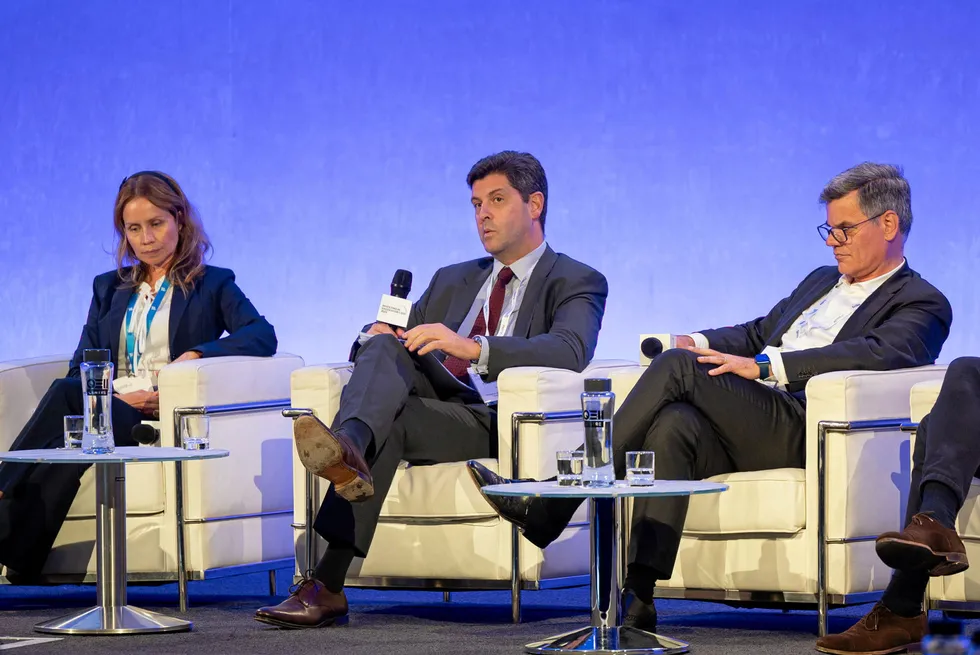 Felipe Arbelaez, vice-president for hydrogen and CCS at BP (centre) on a panel at Investing in Green Hydrogen.