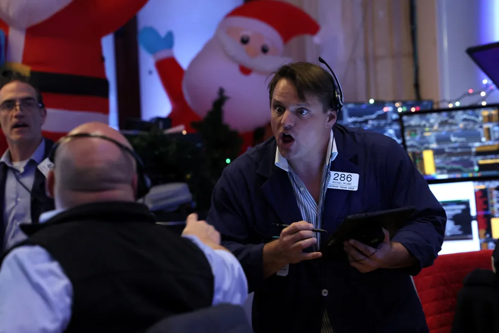 New York Stock Exchange (NYSE) satte ny toppnotering tirsdag. Onsdag åpner det litt ned.