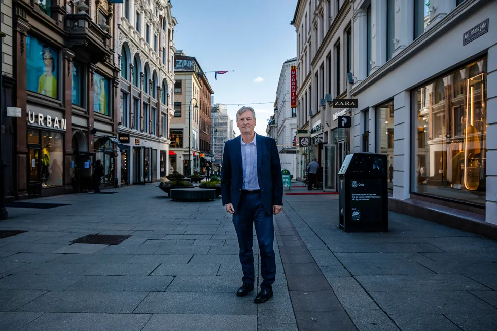 Administrerende Bjørn Næss Oslo Handelsstands Forening frykter stagnasjon i handelen etter ytterligere smitteverntiltak.