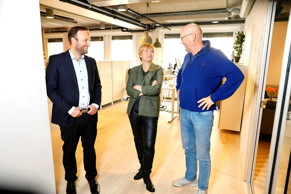 Daglig leder og partner Sindre Beyer (til venstre) er fornøyd med ansettelsen av Mathisen. Her med styreleder Kjetil Try.