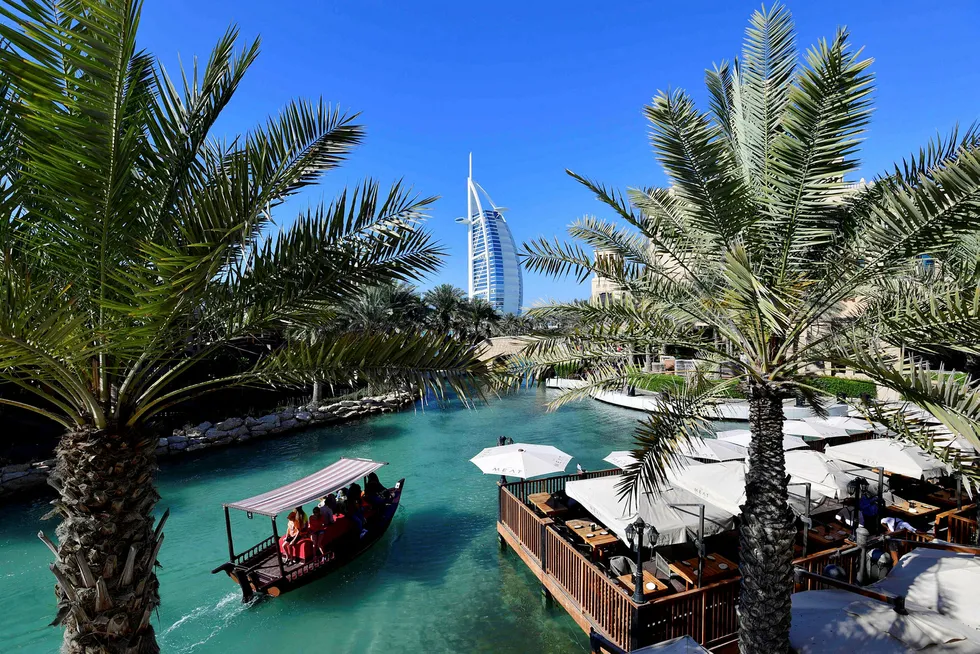 Dubai er en populær reisedestinasjon, men ikke alle er klar over hvilke konsekvenser det kan ha å reise dit. Foto: Giuseppe Cacace/AFP/NTB Scanpix