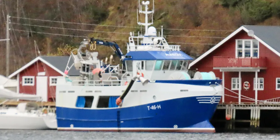 «Aunegut"» fotografert ved hjemmekaia i Harstad før avreise etter salg i november 2020.