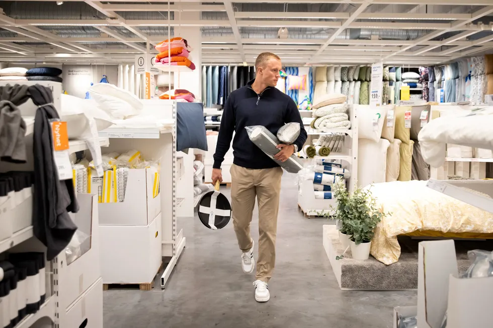 Morten Mosvold Jørgensen er mye på Ikea, stekepanner og madrassbeskyttere er noe av det han kjøper mest.