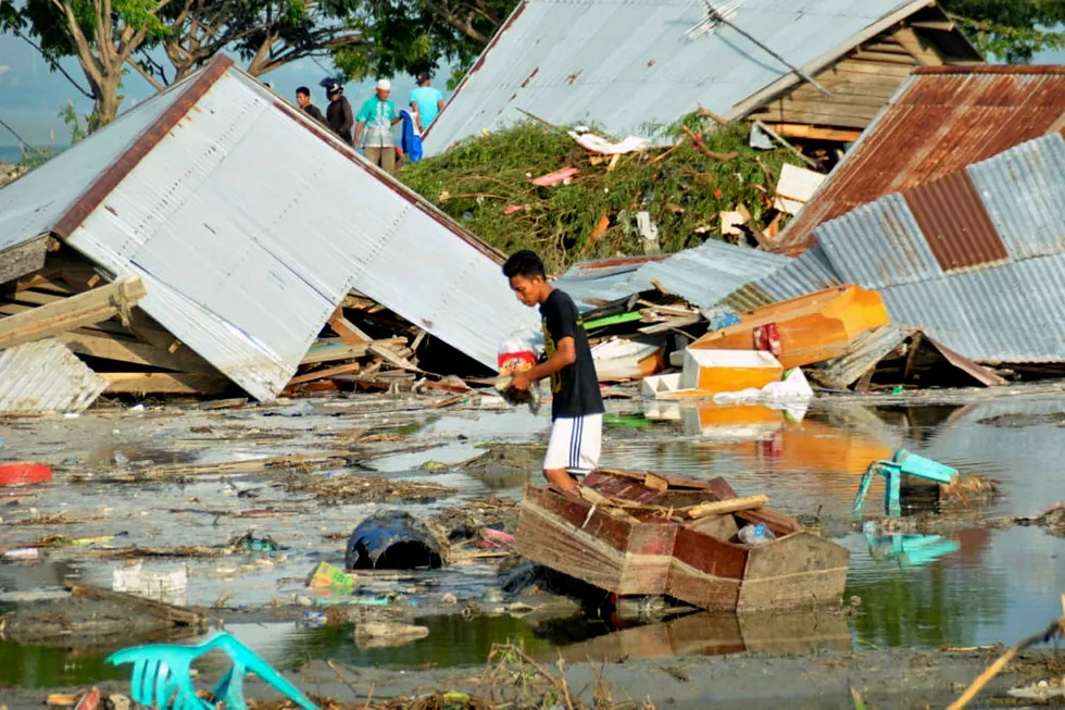 En kraftig jordskjelv skapte en stor tsunami som skapte store ødeleggelser i blant annet Palu i Indonesia.