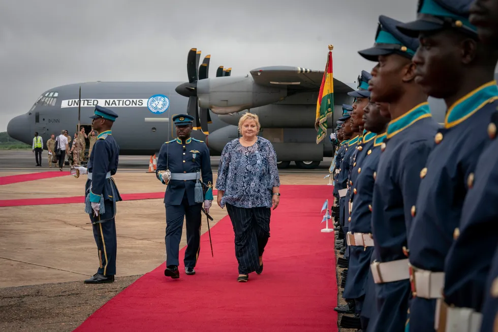 Statsminister Erna Solberg ankom Ghanas hovedstad Accra med det norske FN-flyet fra Mali.