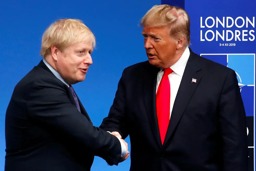 Statsminister Boris Johnson (til venstre) og president Donald Trump vant begge frem takket være de sosialliberaldemokratiske velgernes likegyldighet.