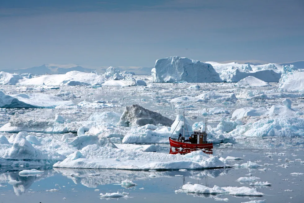 A study in Nature Climate Change concluded that a minimum sea-level rise of 27 centimeters in the next 100-150 years from melting of the Greenland ice sheets is now inevitable.