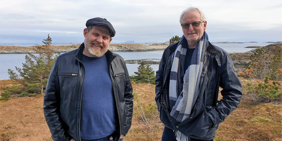 Truls Svendsen og Eyvind Hellstrøm har tatt turen til Myken i Rødøy for å spille inn en av episodene i den nye sesongen av underholdningsserien «Truls à la Hellstrøm».