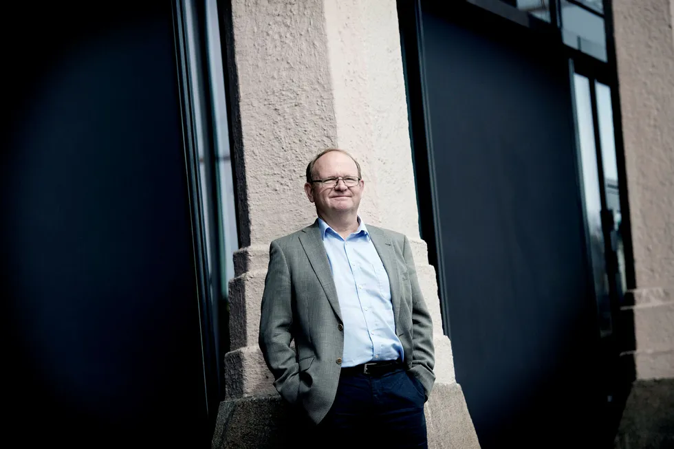 Per Einar Ruud, kredittøkonom i Bisnode, er ikke i tvil om at konkurstallene er et klart signal om at det går bedre for næringslivet. Foto: Elin Høyland