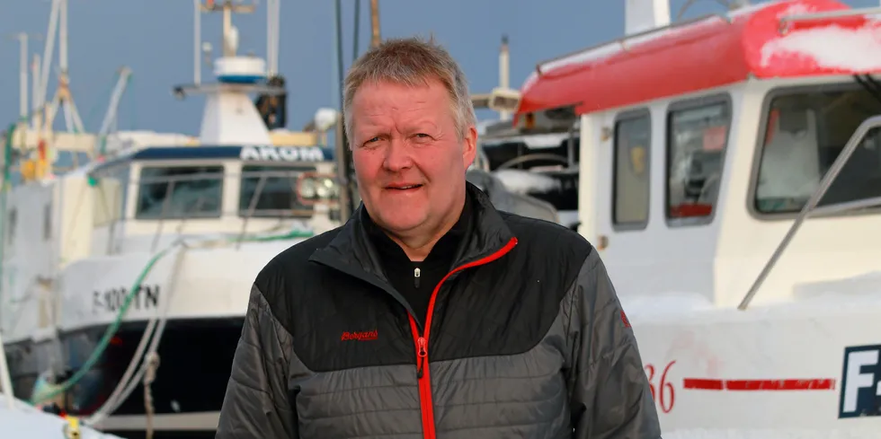 Reder Tor-Bjarne Stabell vurderer sammen med sin advokat Kenneth Mikkelsen om han skal saksøke Fiskeridirektoratet.