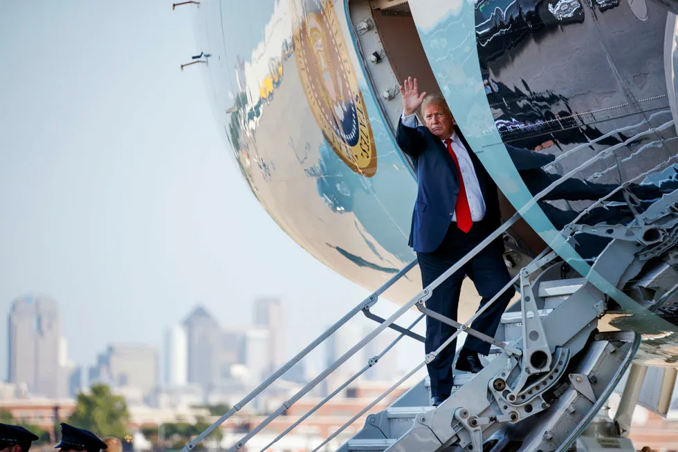 President Donald Trump i USA skaper nok en gang usikkerhet i markedene med uttalelser på Twitter. Foto: Evan Vucci/AP/NTB Scanpix