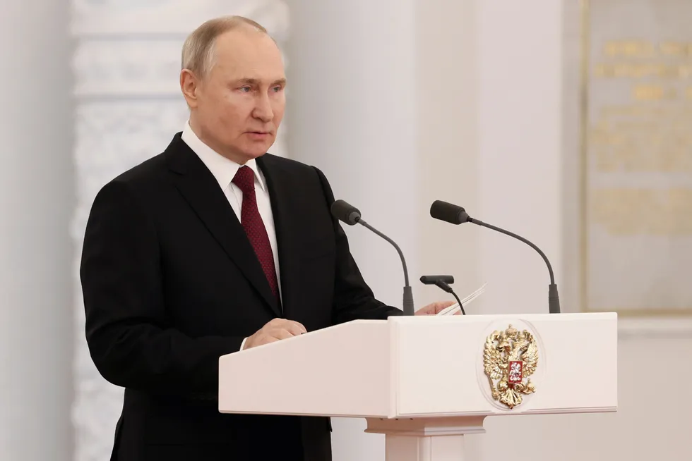 Russlands president Vladimir Putin sier russiske styrker vil fortsette å bombe Ukrainas energiinfrastruktur.