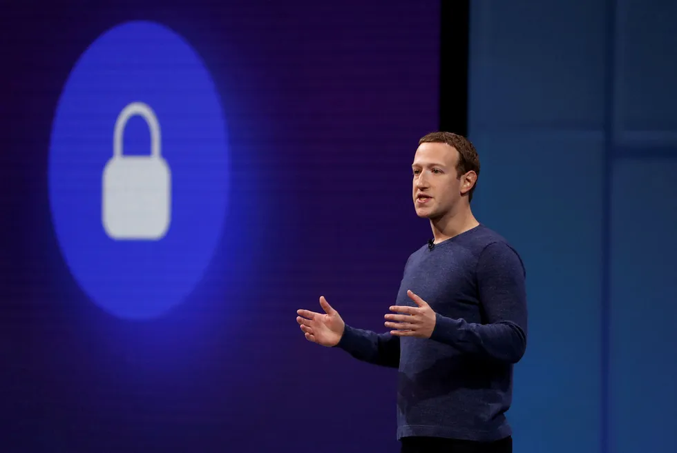 Mark Zuckerbers Facebook har fått den første boten i Cambridge Analytica-skandalen. Foto: Stephen Lam / NTB Scanpix