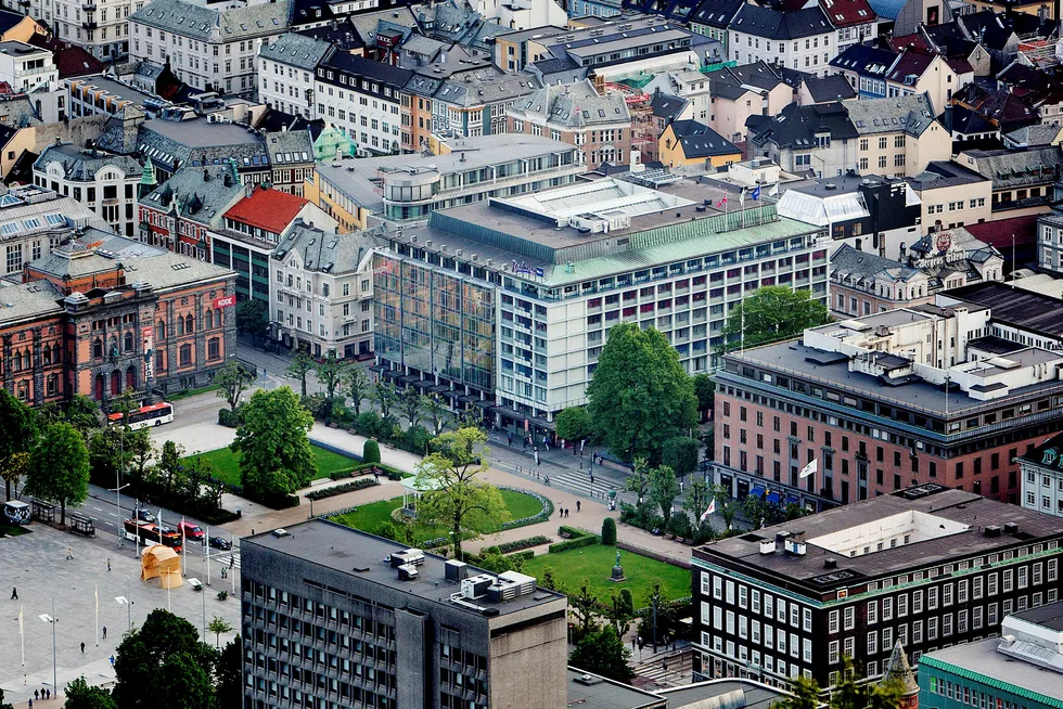 Hotell Norge i Bergen har vært utgangspunkt for flere rettstvister det siste året. I den siste ble tidligere leietager, Rezidor Hotels Norway dømt til å betale mer enn 30 millioner kroner i henhold til en tidligere avtale. Foto: Eivind Senneset