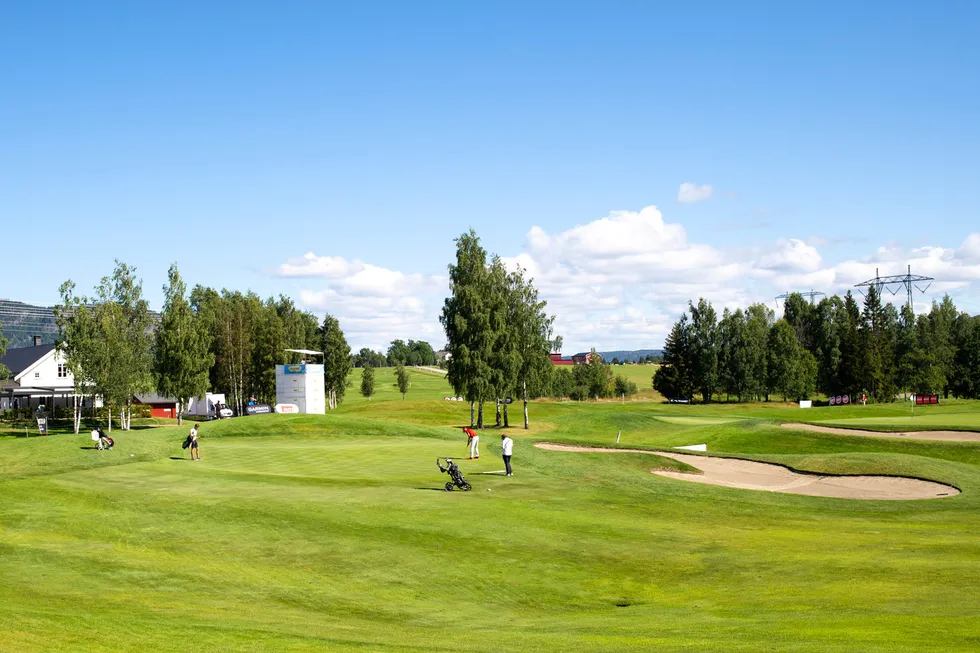 Rekordmange nordmenn er nå medlem av en golfklubb. Er grunnen unødvendig strenge krav for å få spille?