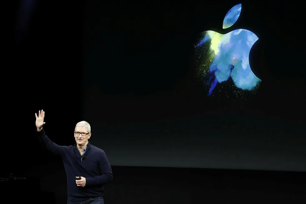 Apples administrerende direktør Tim Cook, her under en presentasjon i Cupertino, California i oktober 2016. Foto: Stephen Lam/Getty Images/AFP/NTB Scanpix